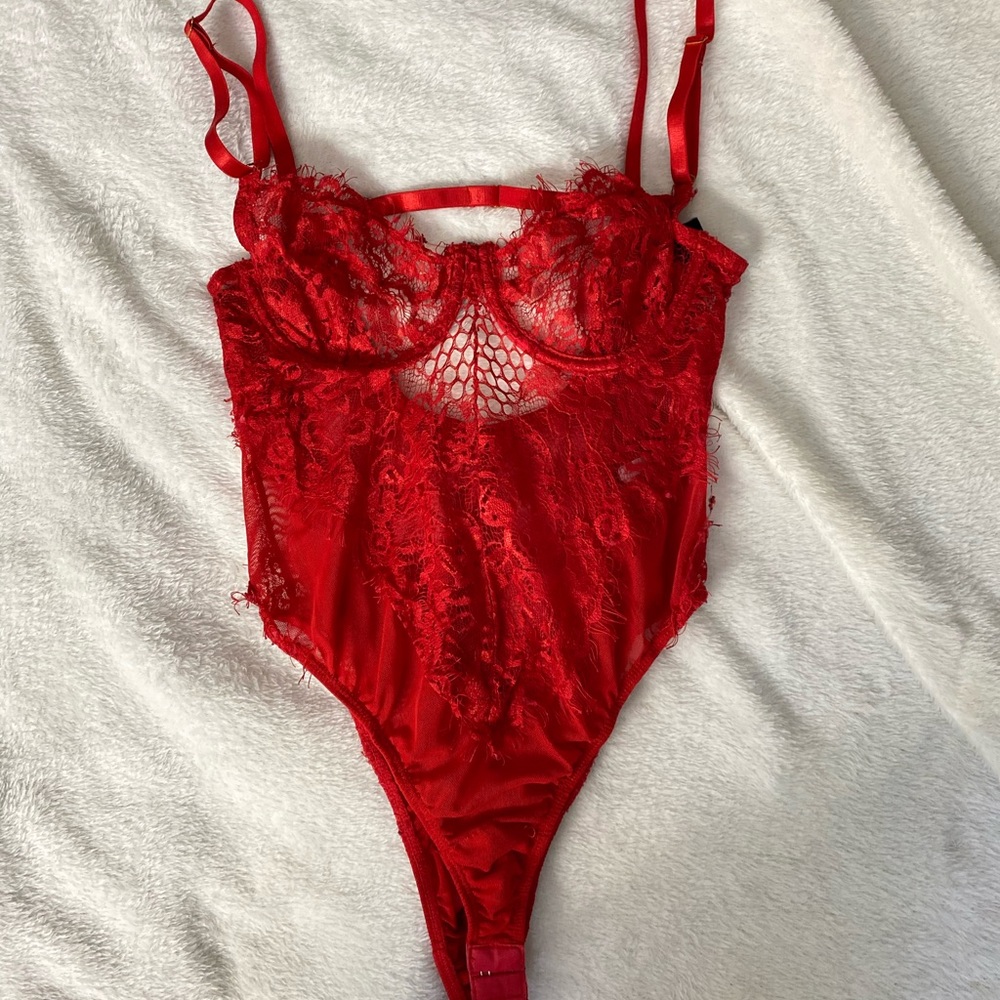 Lingerie bodysuit